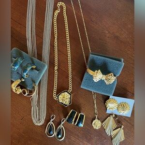 Gucci’esk Gold and Black Lion Pendant Necklace, 90’s Earrings and bracelet